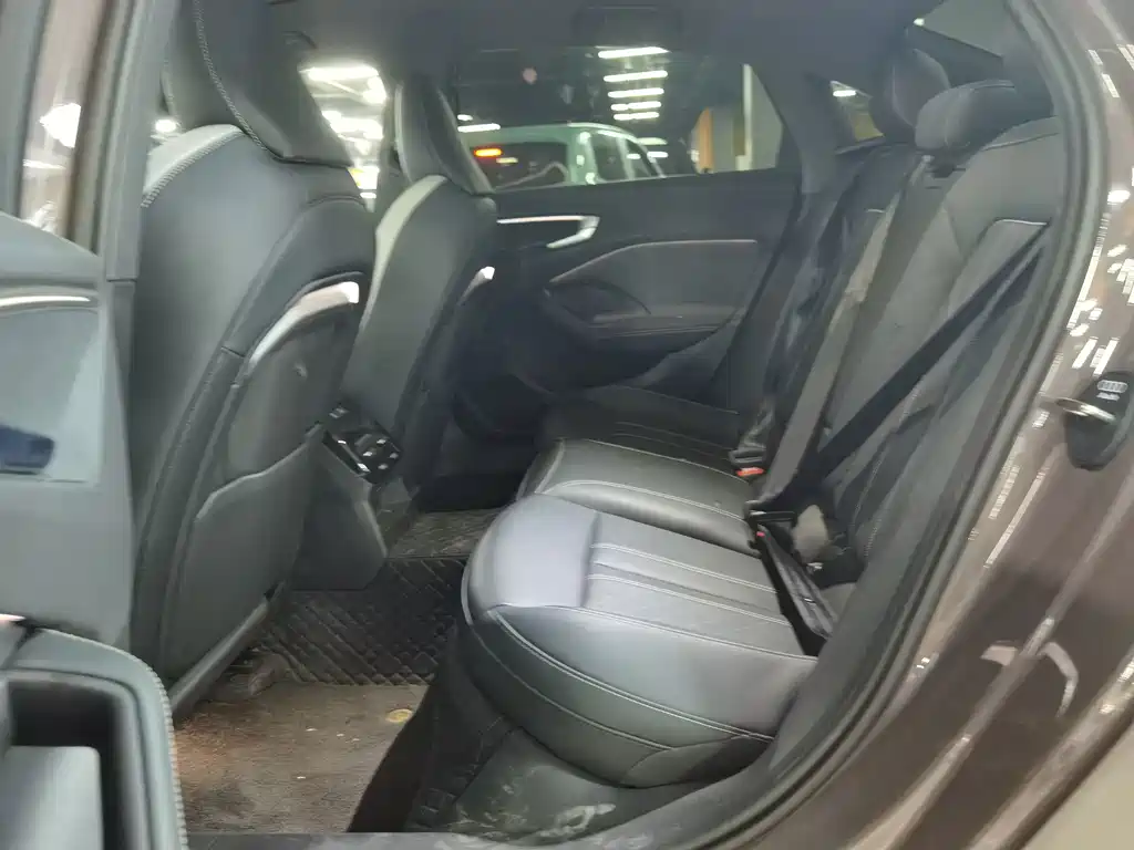Audi A5L — миниатюра 7