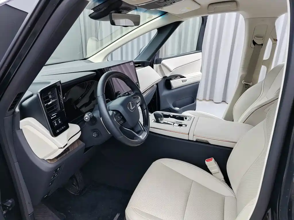 Lexus LM — миниатюра 7