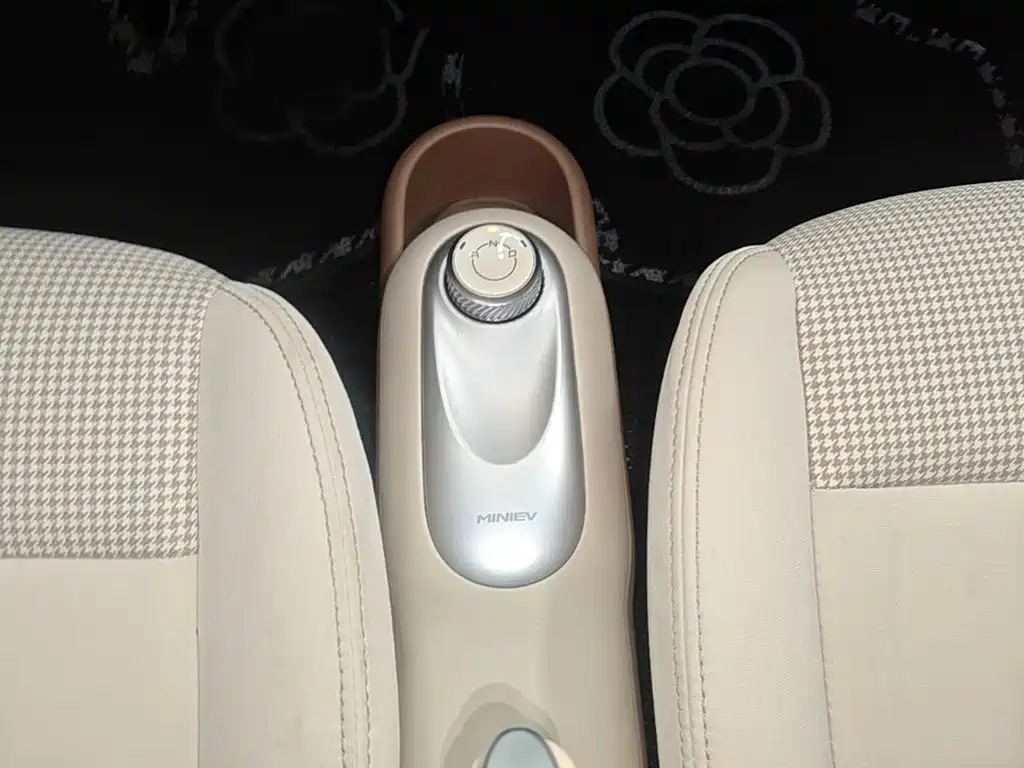 Wuling MINIEV — миниатюра 14