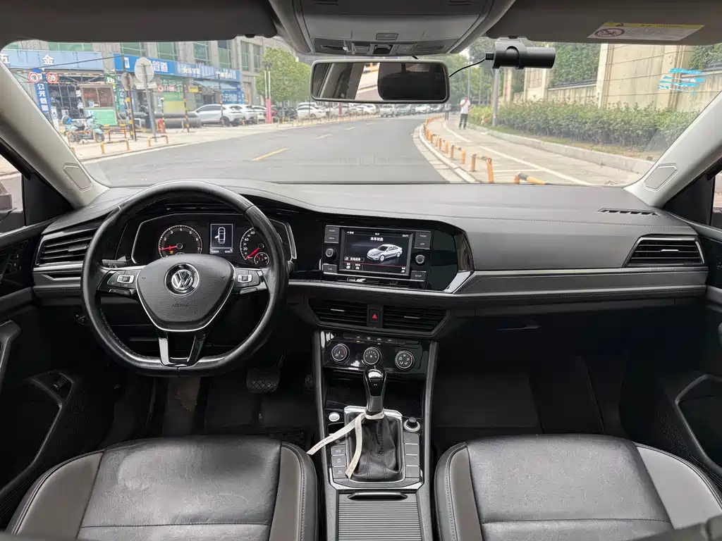 Volkswagen Sagitar — миниатюра 7