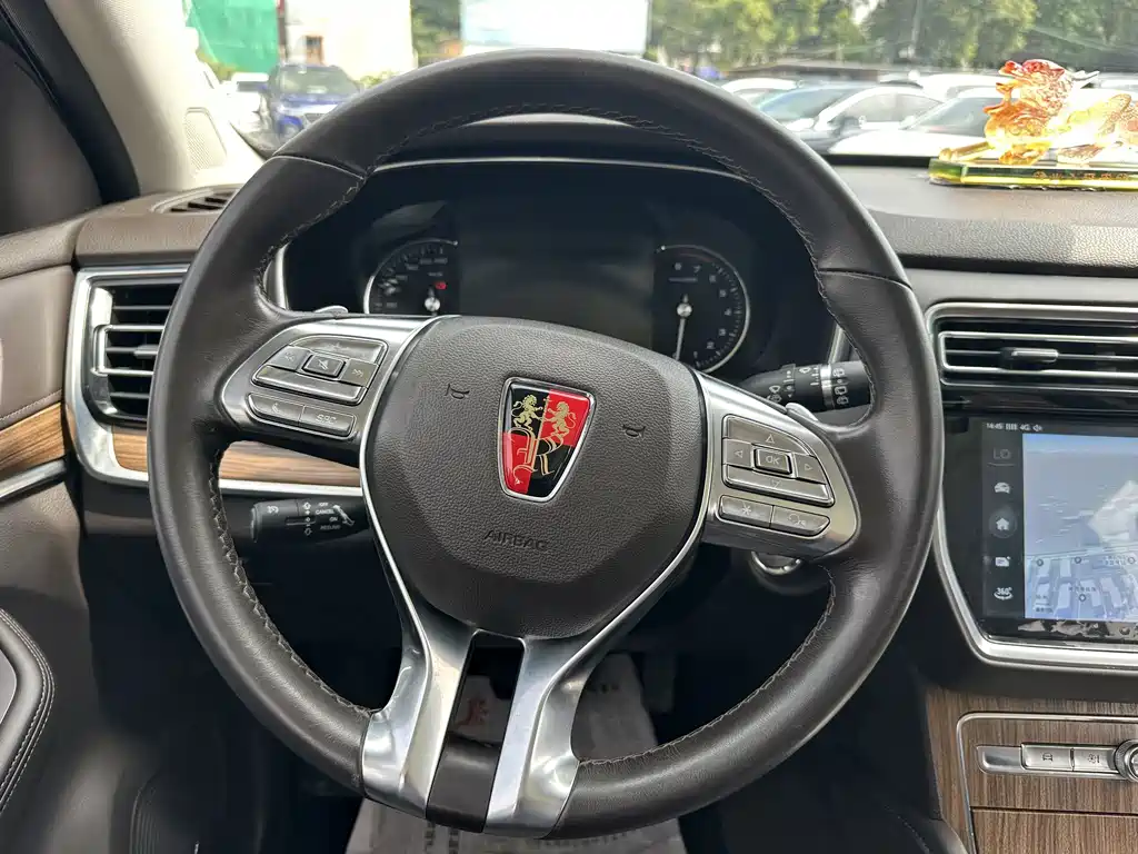 Roewe RX8 — миниатюра 10