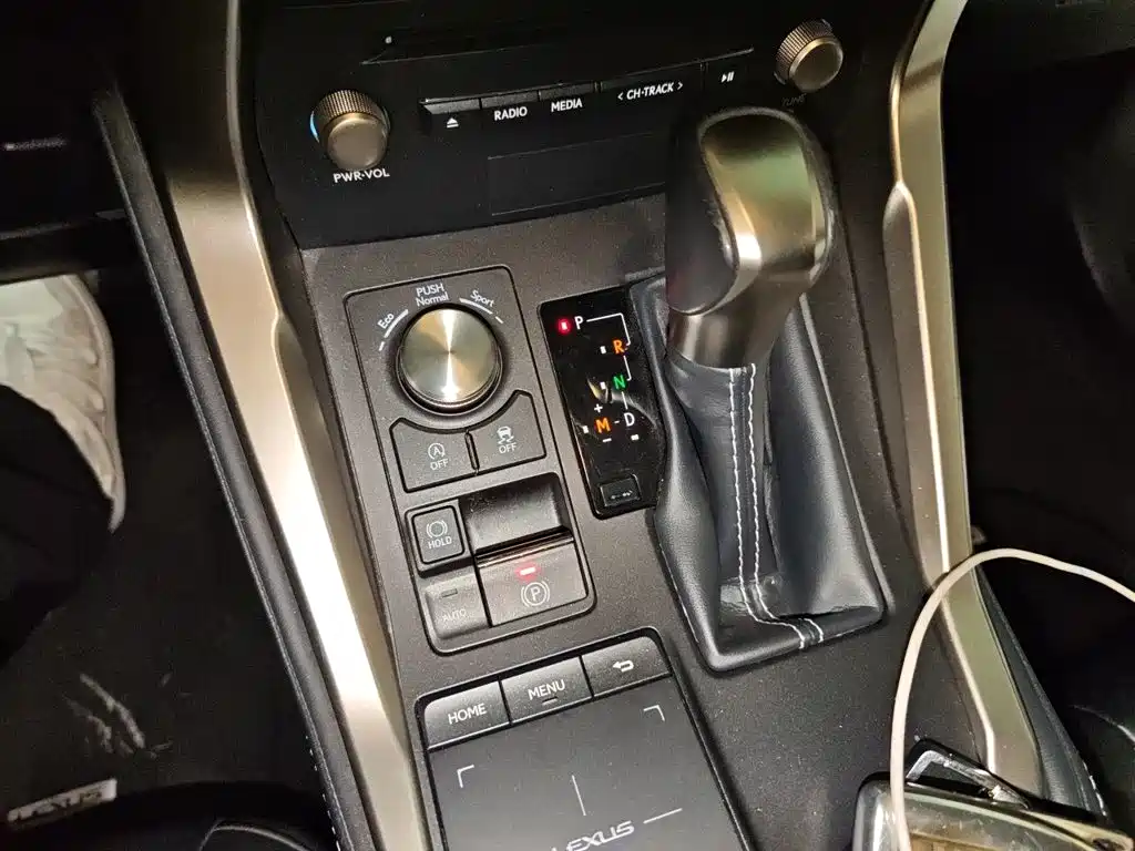 Lexus NX 2020 200 V
