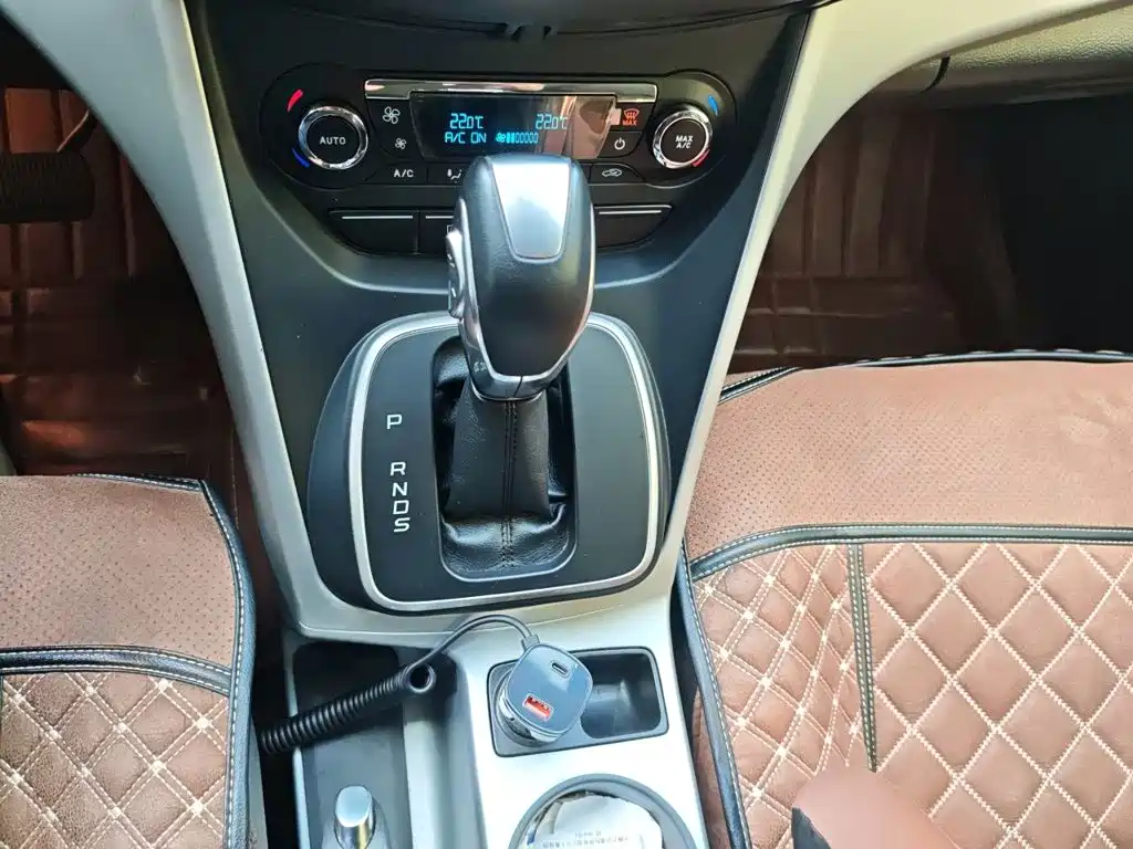 Ford Kuga — миниатюра 17