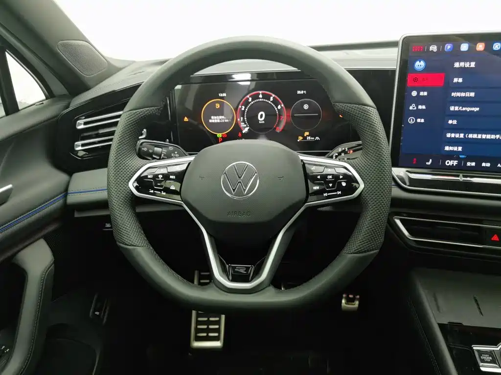 Volkswagen Tiguan L — миниатюра 11