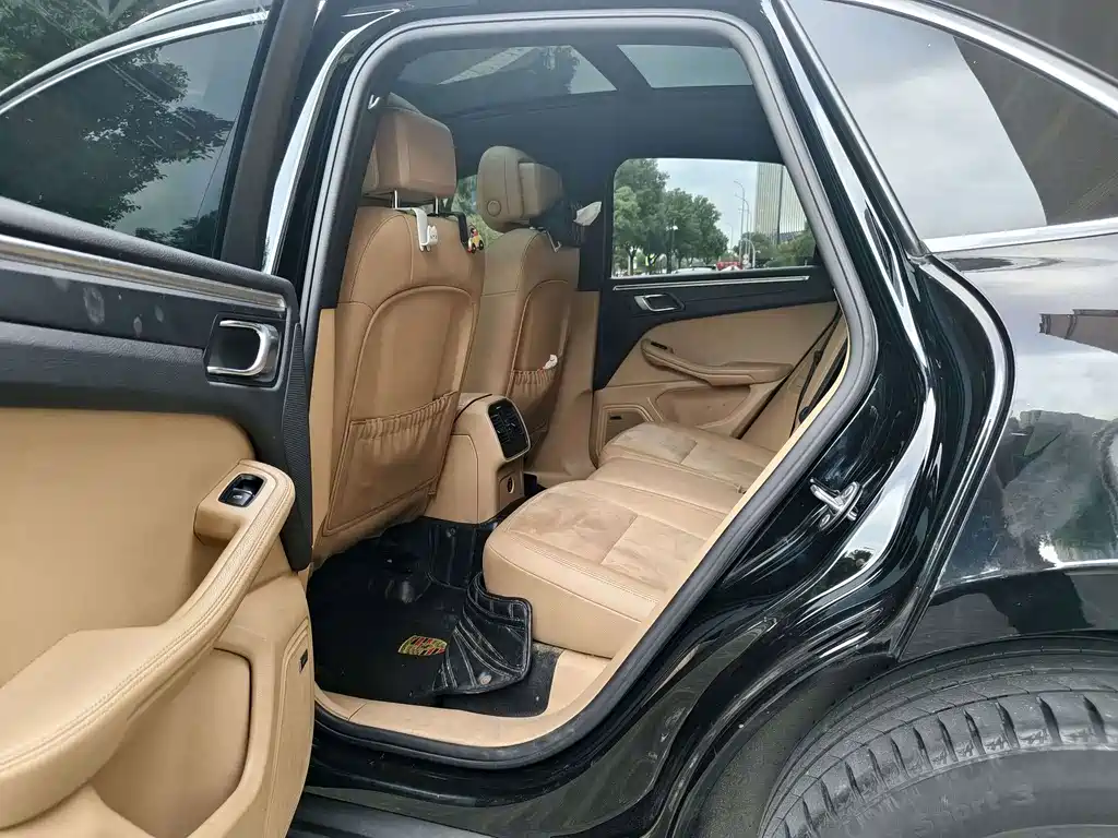 Porsche Macan — миниатюра 11