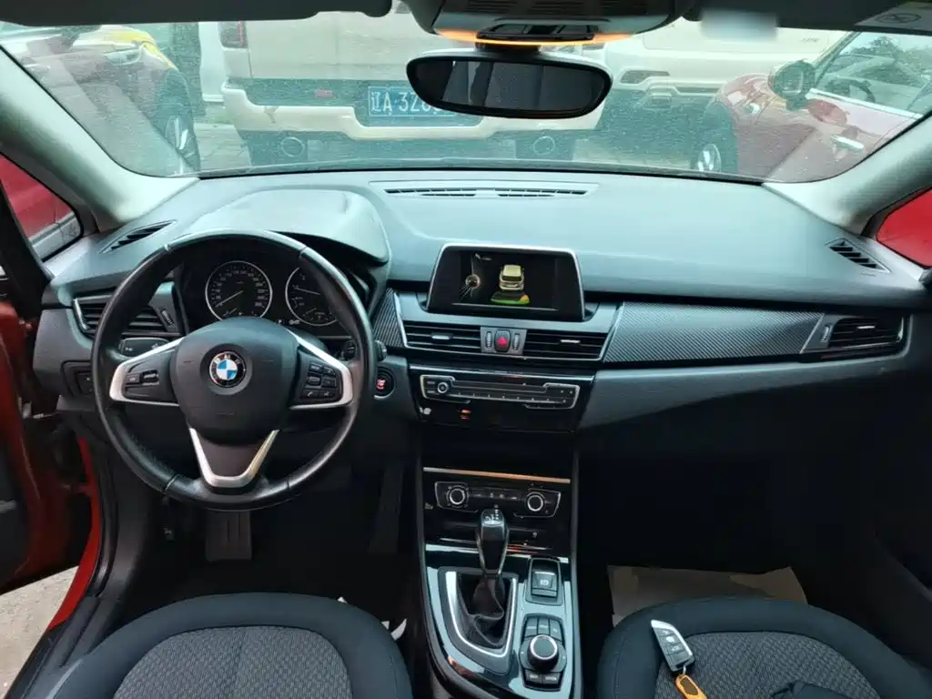 BMW 2 Series Active Tourer — миниатюра 10