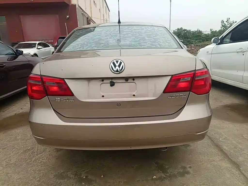 Volkswagen Jetta — миниатюра 6