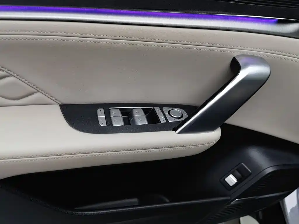 BYD Tang New Energy — миниатюра 9