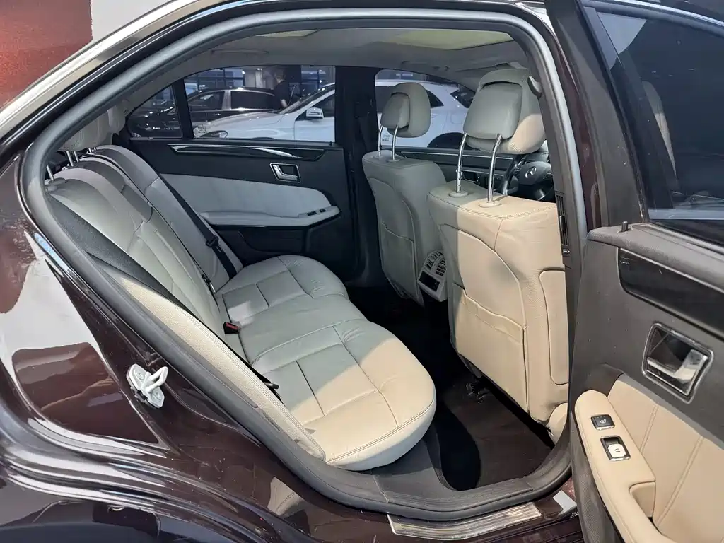 Mercedes-Benz E-Class (Import) — миниатюра 15