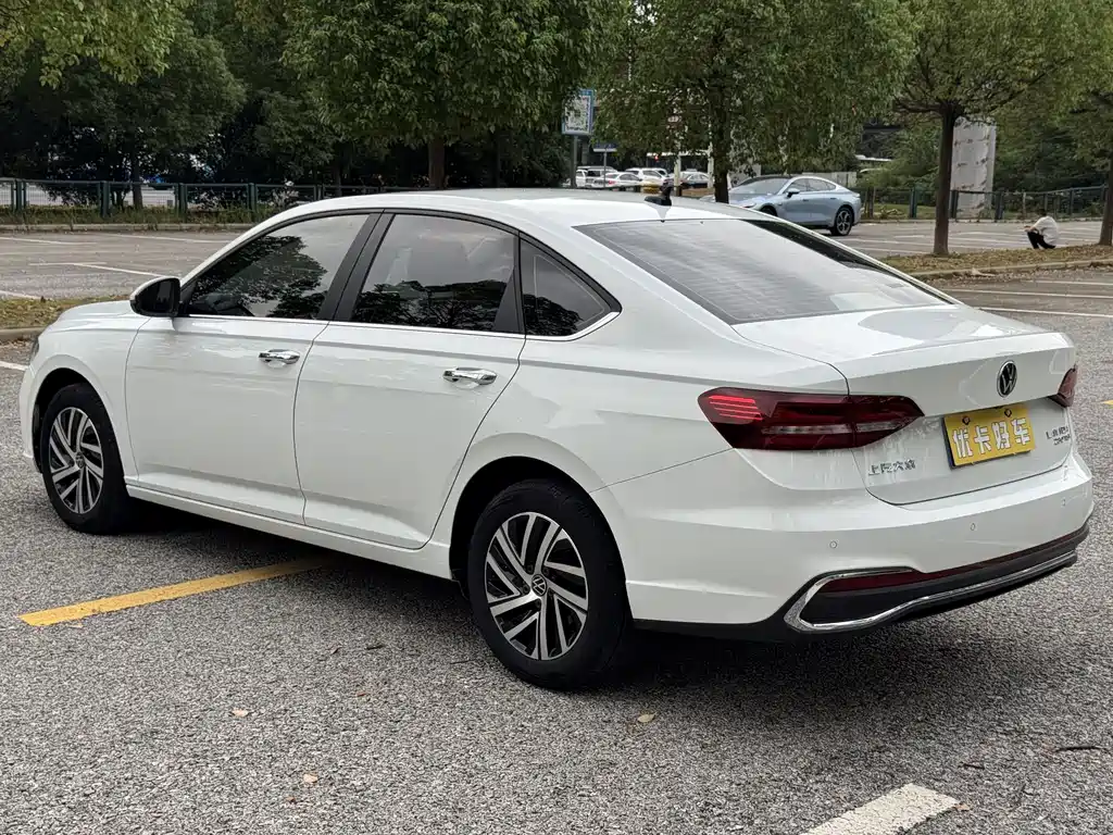 Volkswagen Lavida — миниатюра 5