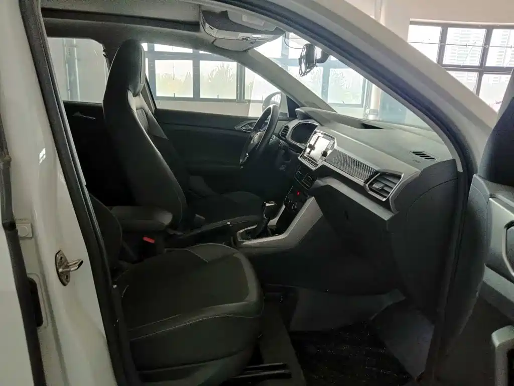 Volkswagen T-Cross — миниатюра 10