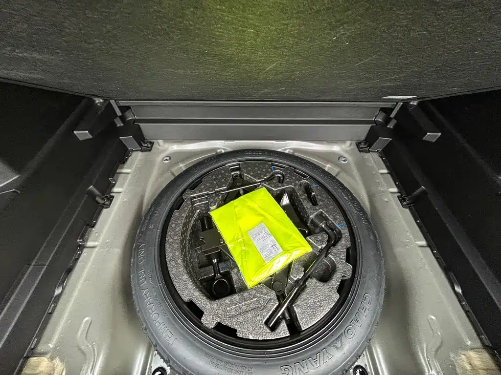 Geely Boyue L — миниатюра 25