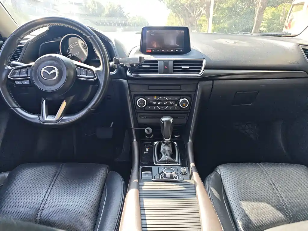 MAZDA 3 ANGKESAILA