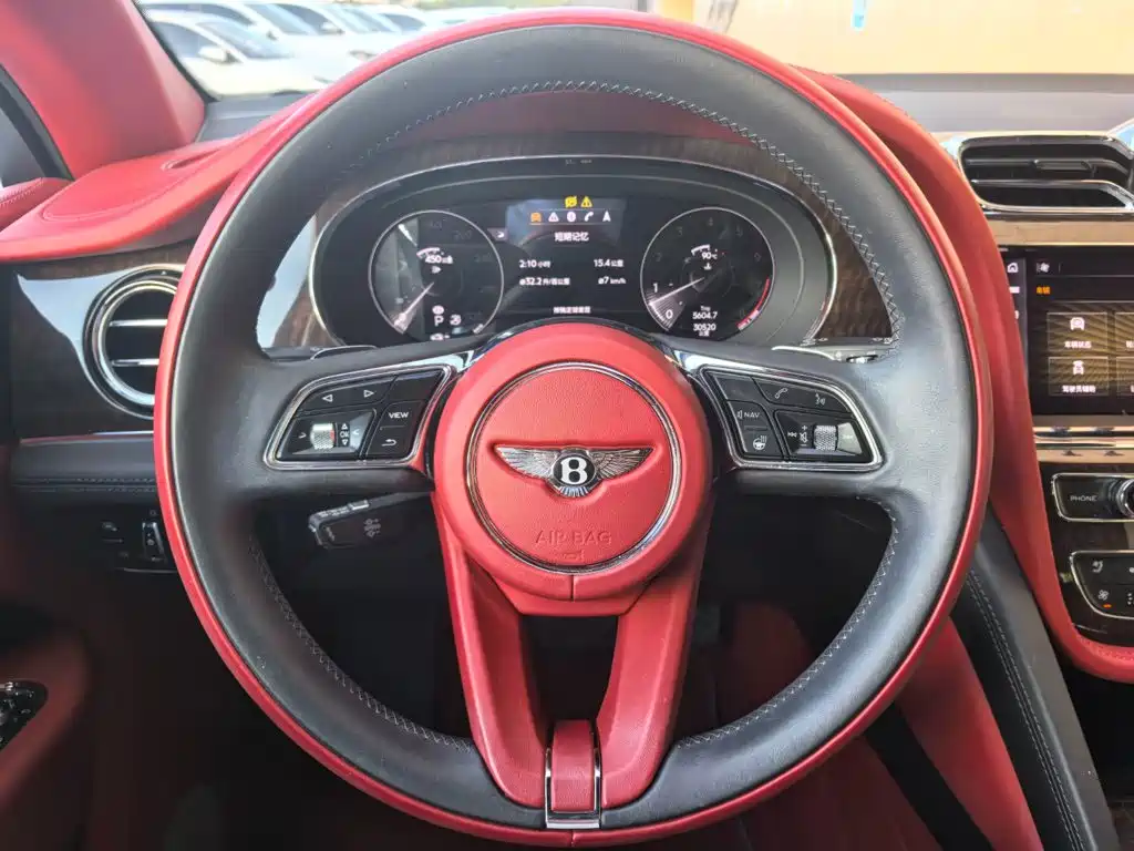 Bentley Bentayga — миниатюра 8