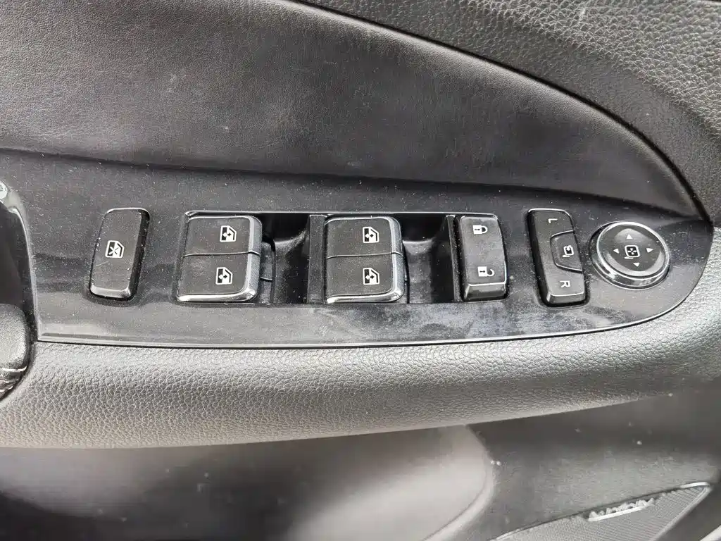 Baojun 730 2017 1.5T DCT Flagship 7 мест V