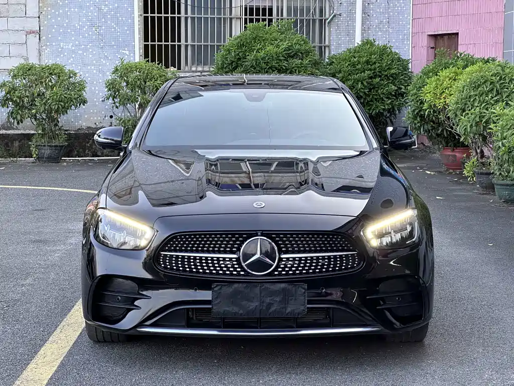 Mercedes-Benz E-Class — миниатюра 2