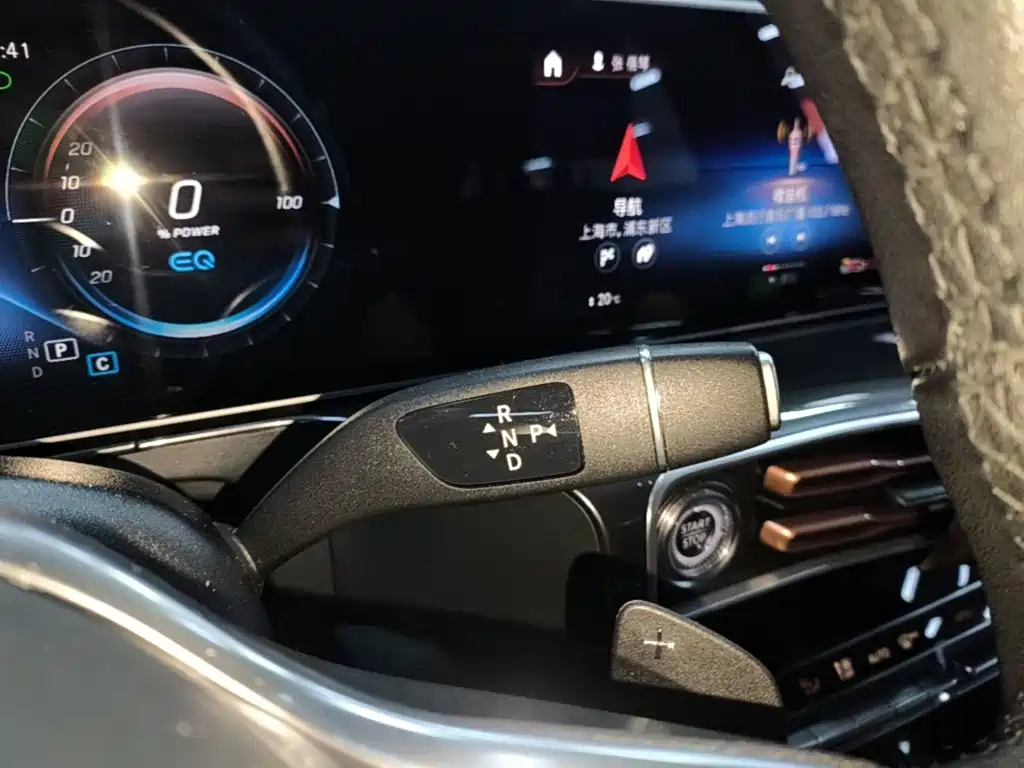 Mercedes-Benz EQC — миниатюра 14