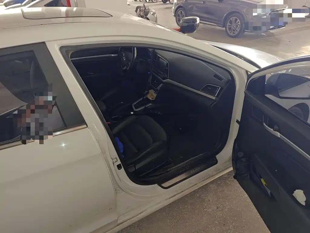 Hyundai Elantra — миниатюра 19