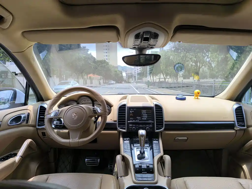 Porsche Cayenne — миниатюра 11