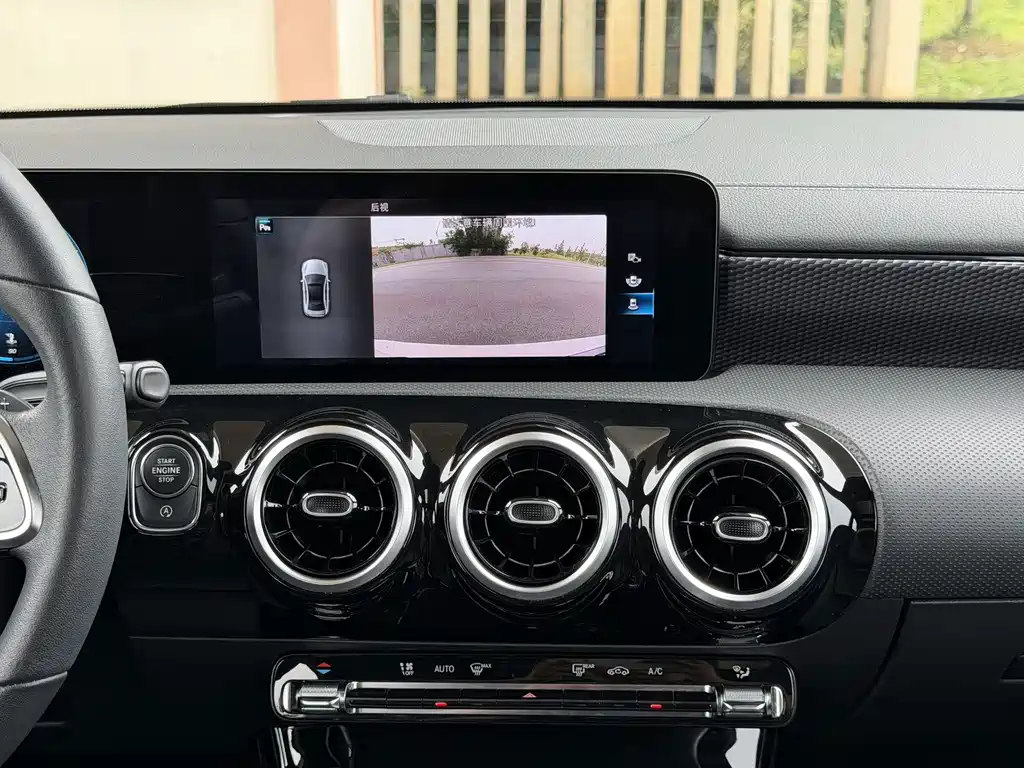 Mercedes-Benz A-Class — миниатюра 7