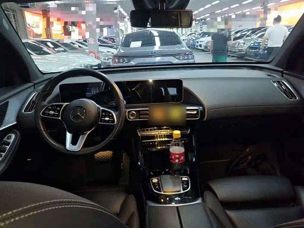 Mercedes-Benz EQC — миниатюра 10