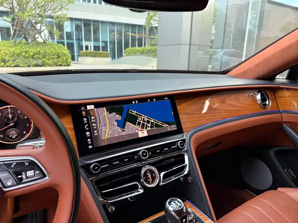 Bentley Flying Spur — миниатюра 10
