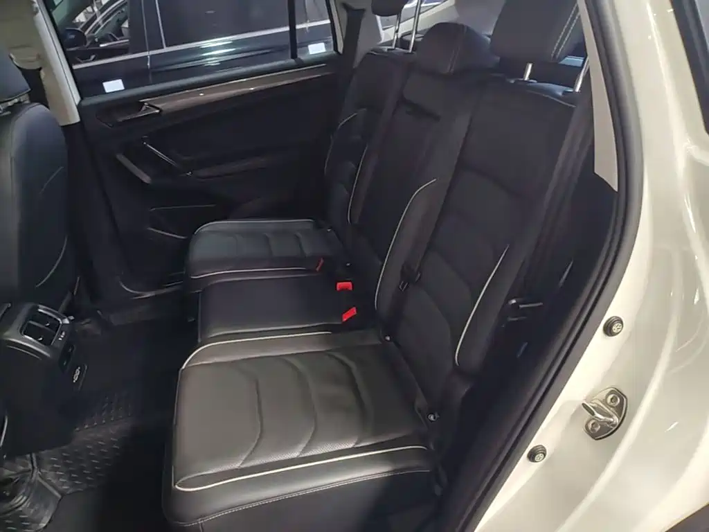 Volkswagen Tiguan L — миниатюра 17