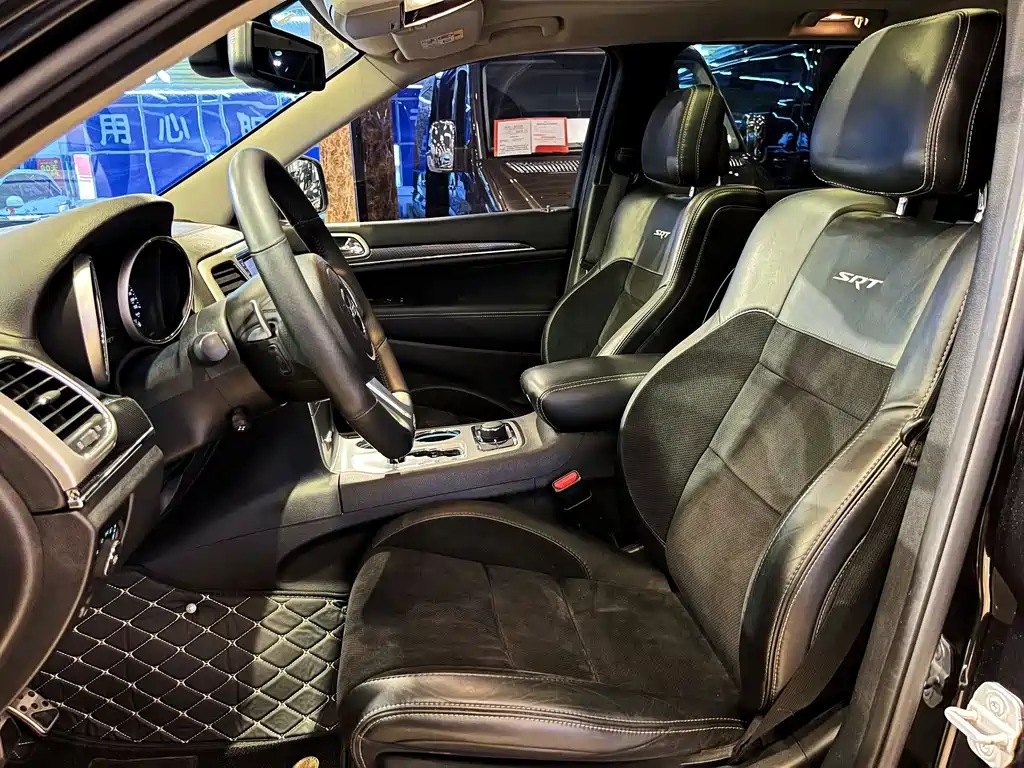 Jeep Grand Cherokee SRT — миниатюра 16