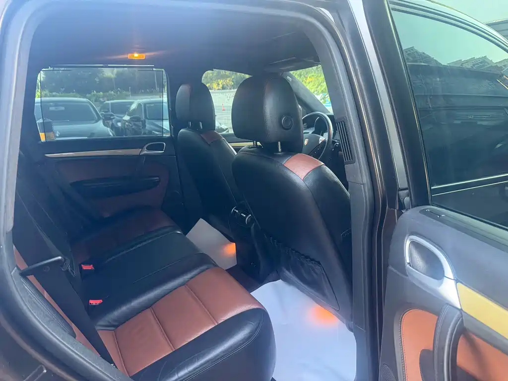 Porsche Cayenne — миниатюра 14
