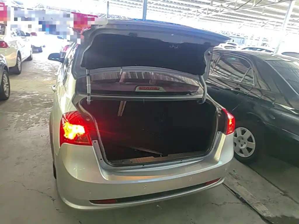 Buick Excelle — миниатюра 19