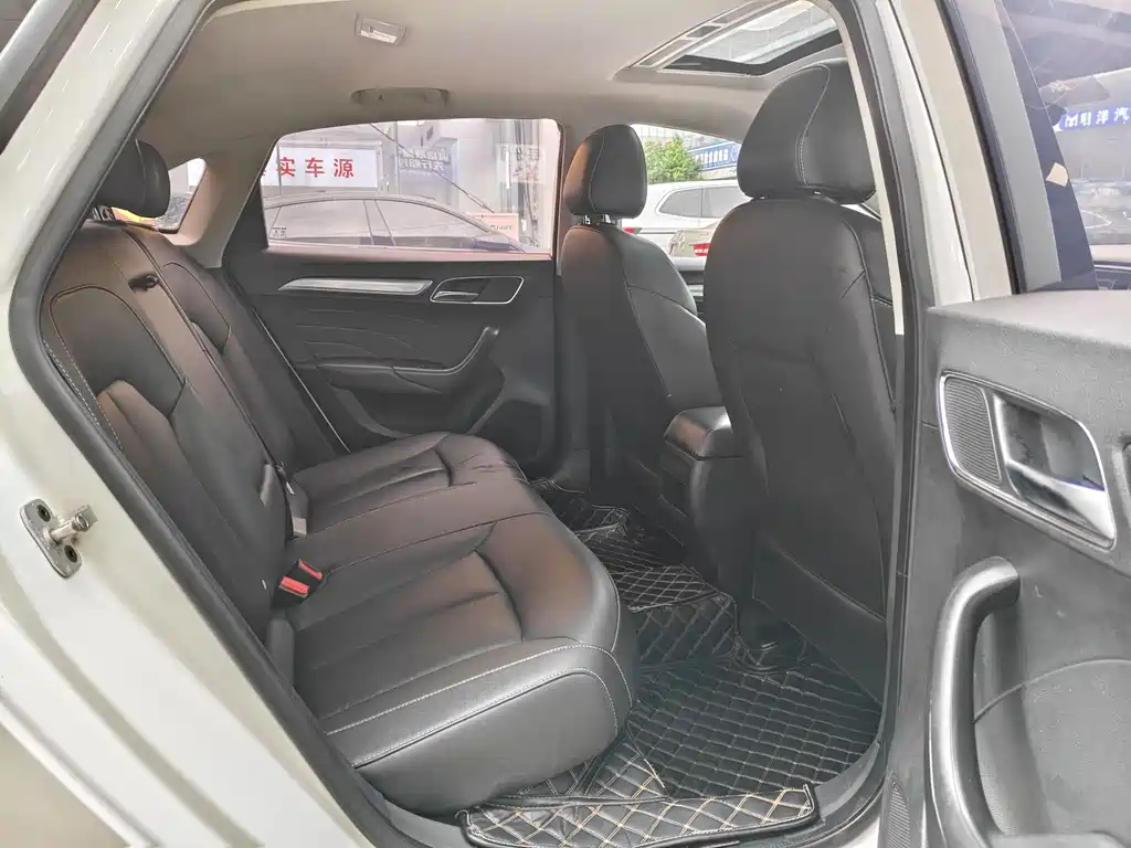Roewe i6 Classic — миниатюра 8