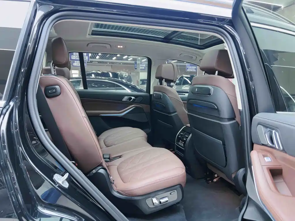 BMW X7 — миниатюра 4