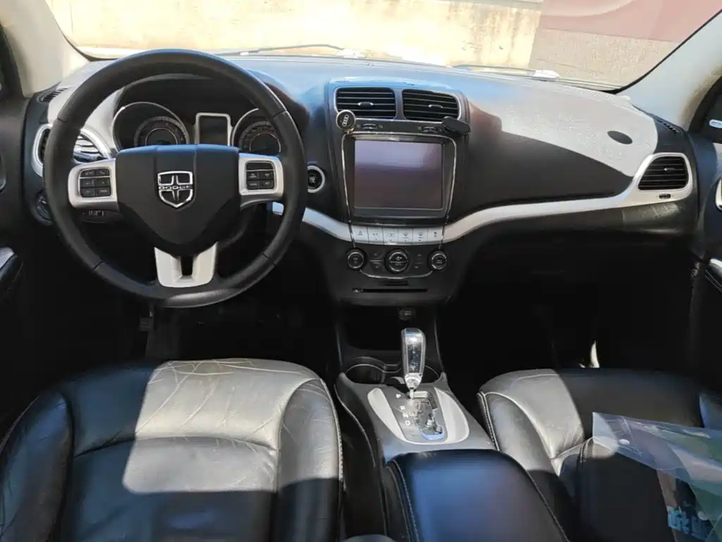 Dodge Journey — миниатюра 10
