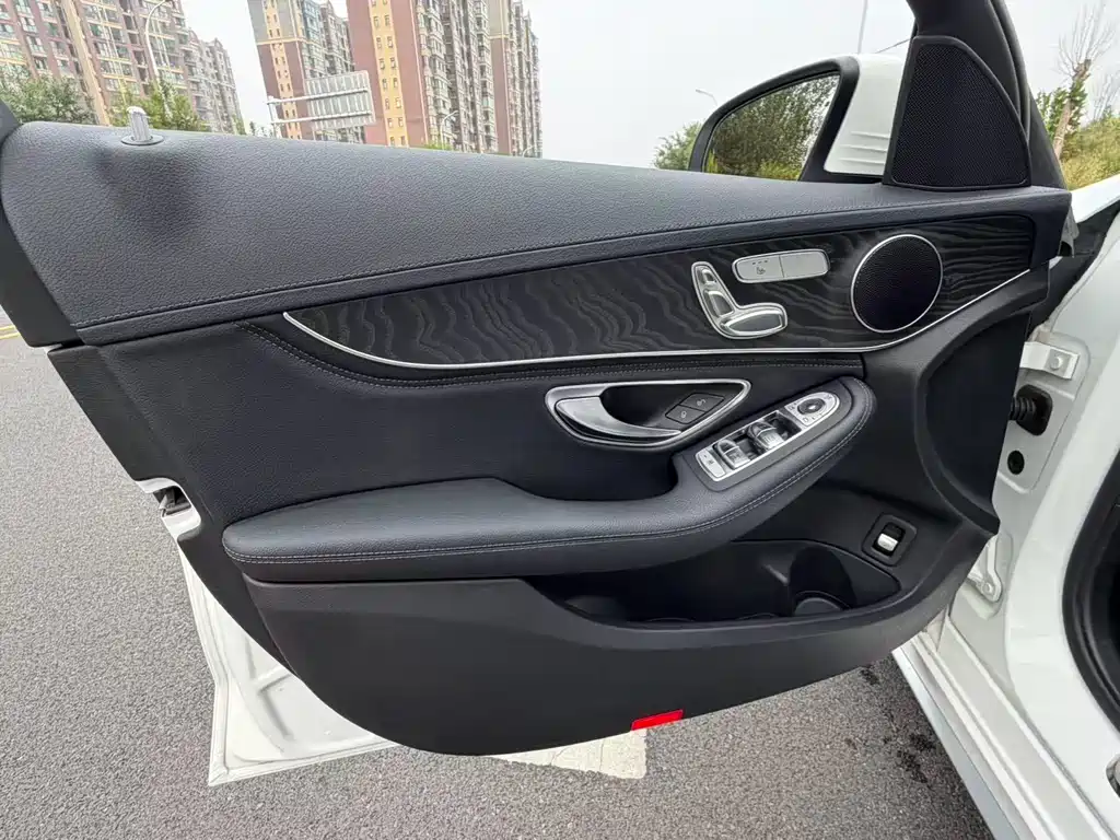 Mercedes-Benz C-Class — миниатюра 33