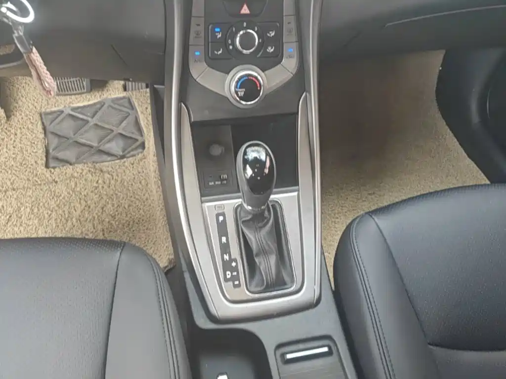 Hyundai Elantra Langdong — миниатюра 14