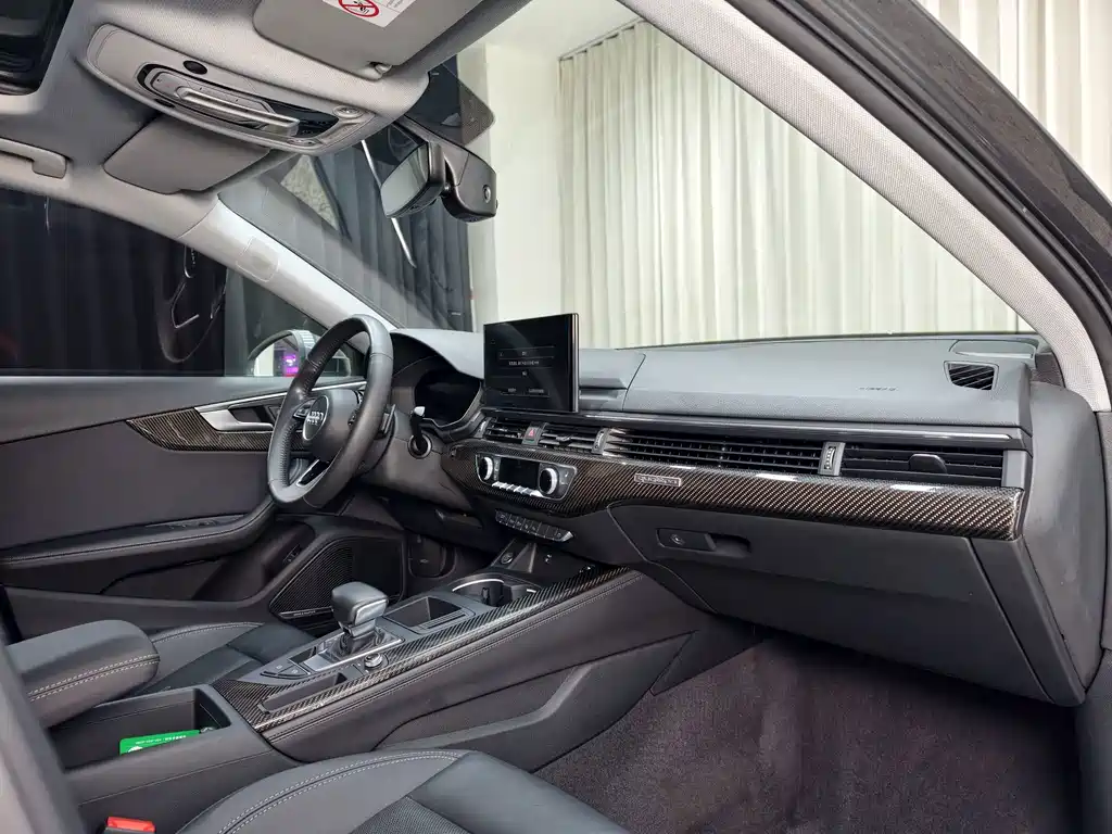 Audi A4L — миниатюра 14
