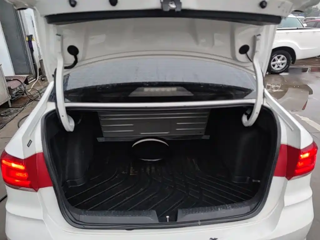 Volkswagen Santana — миниатюра 19