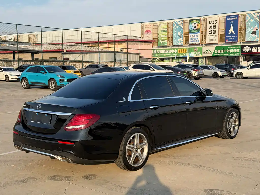 Mercedes-Benz E-Class — миниатюра 6