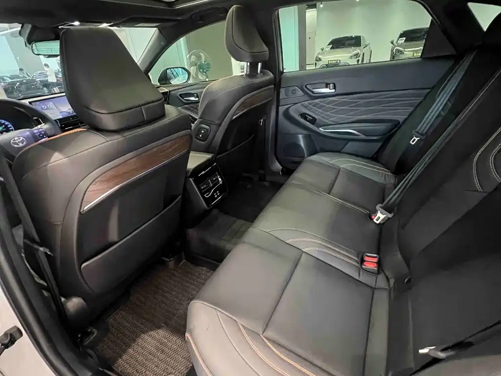 Toyota Avalon — миниатюра 11