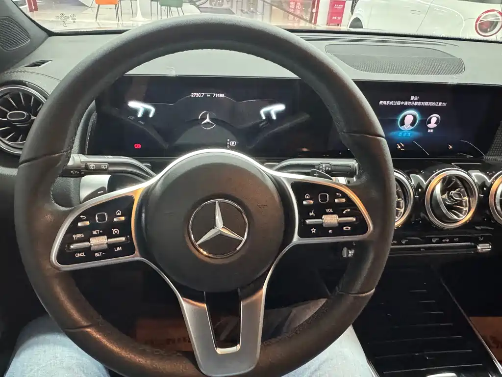 Mercedes-Benz GLB — миниатюра 16