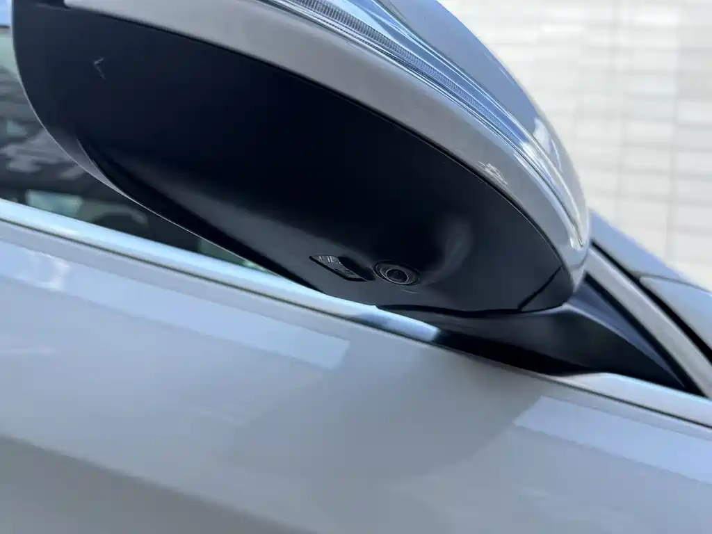 Mercedes-Benz GLC — миниатюра 26