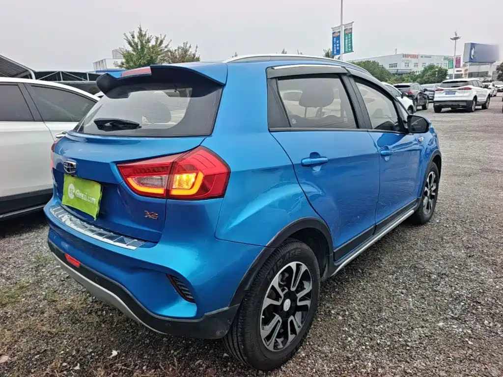 Geely Vision X3 — миниатюра 7