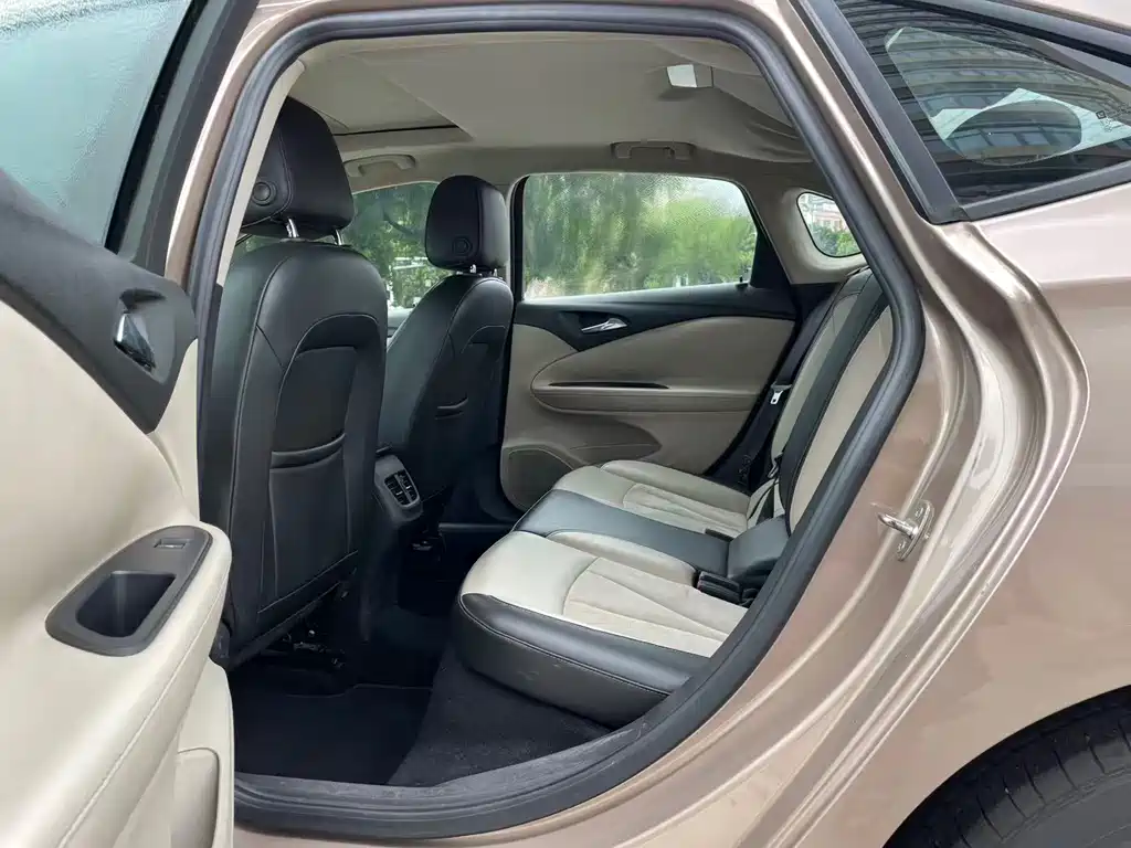 Buick Verano — миниатюра 9