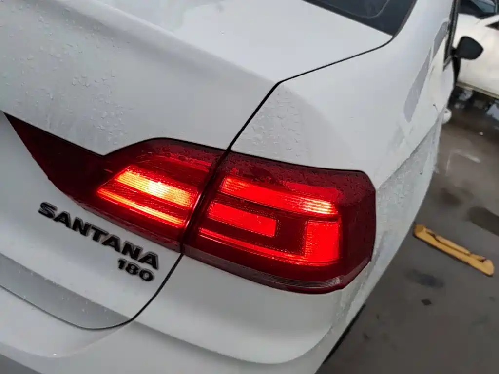 Volkswagen Santana — миниатюра 8