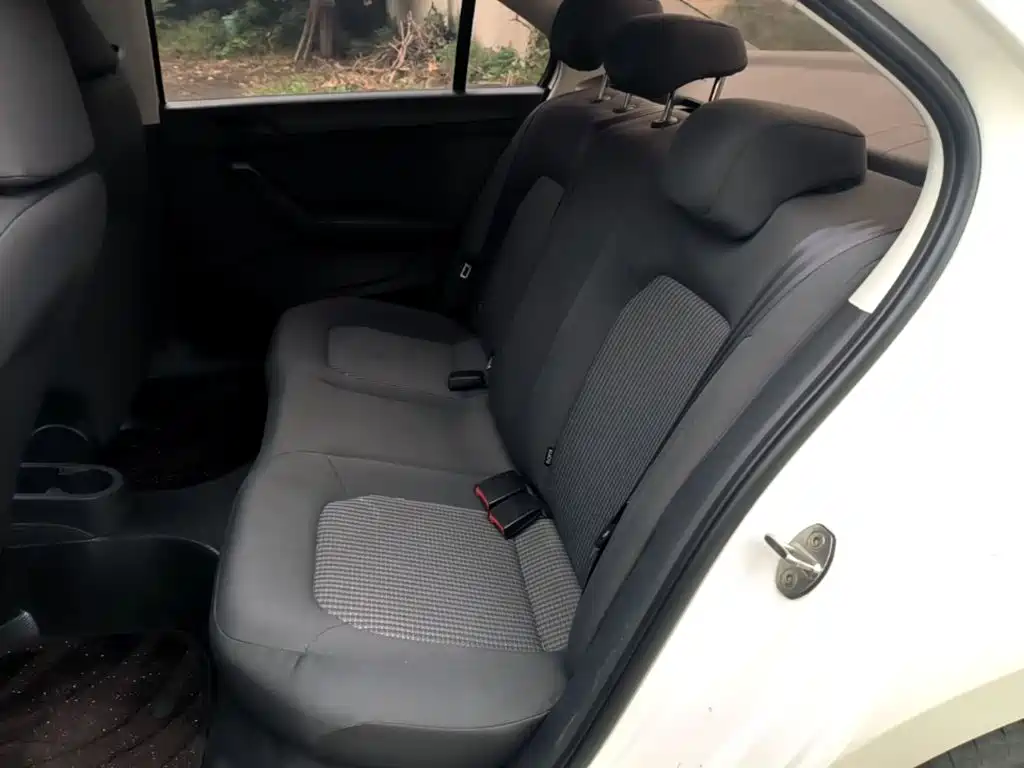 Volkswagen Santana — миниатюра 17