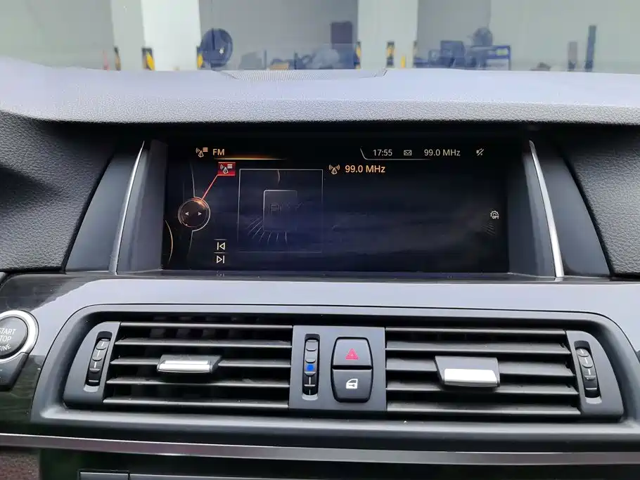 BMW 5 Series — миниатюра 13
