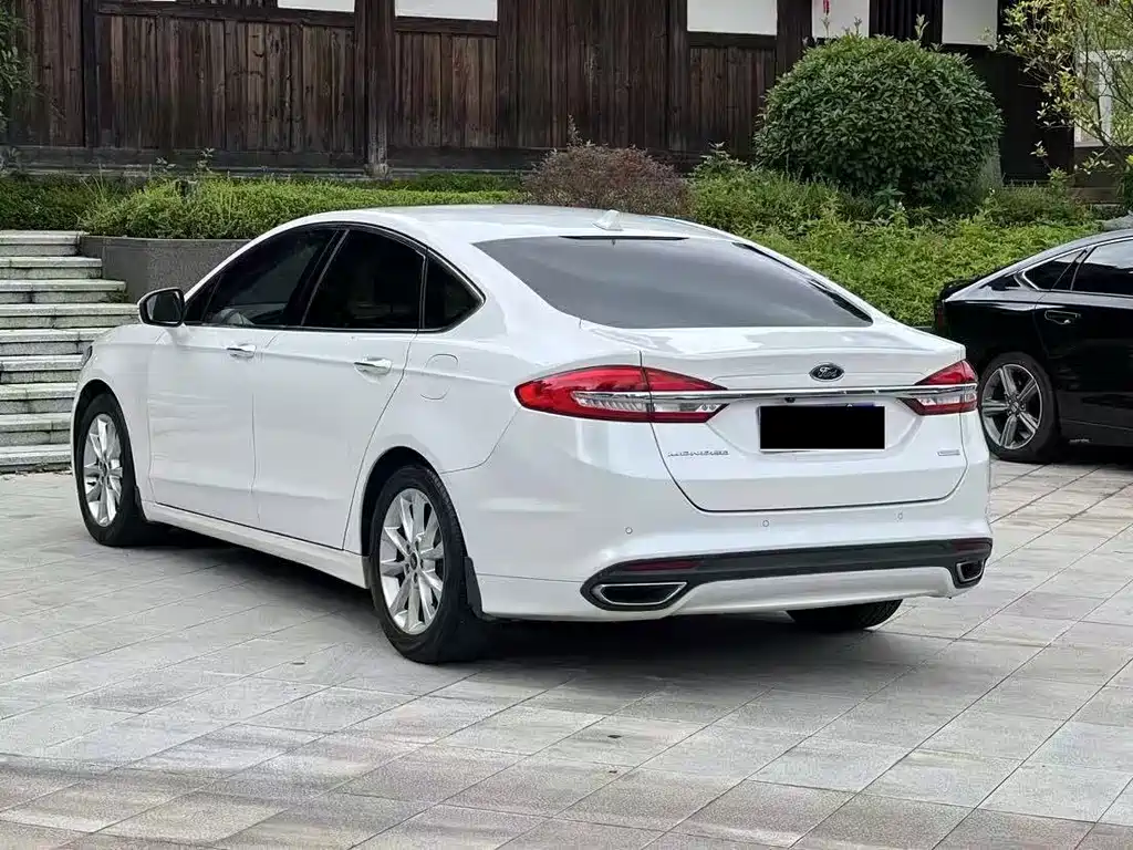 Ford Mondeo — миниатюра 9