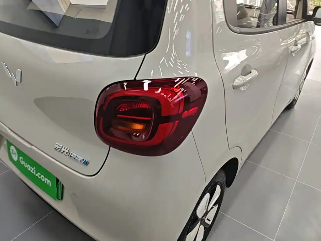 Wuling MINIEV — миниатюра 8