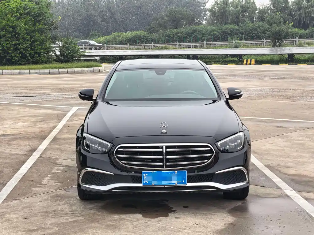 Mercedes-Benz E-Class — миниатюра 2