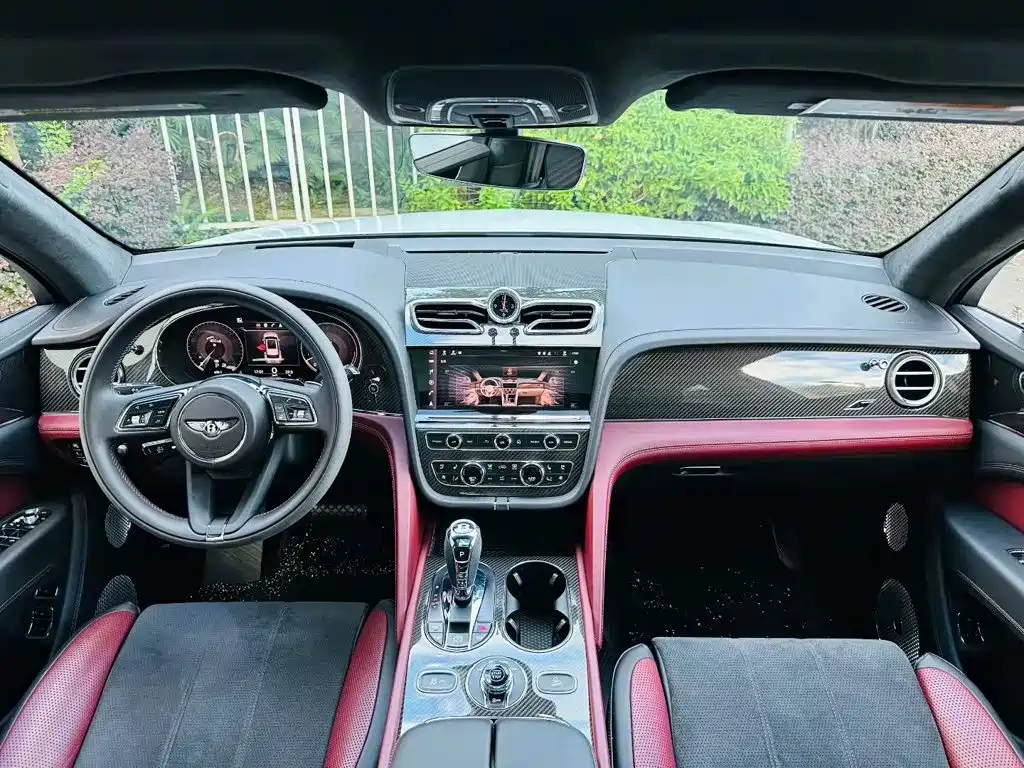 Bentley Bentayga — миниатюра 5